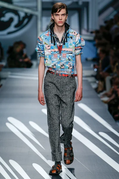 Look 13